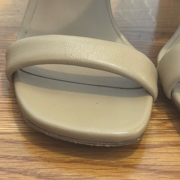 VINCE Quinn Leather Sandals Tan Nude Block Heels Shoes Size 7.5 7 1/2 Designer - Picture 14 of 14